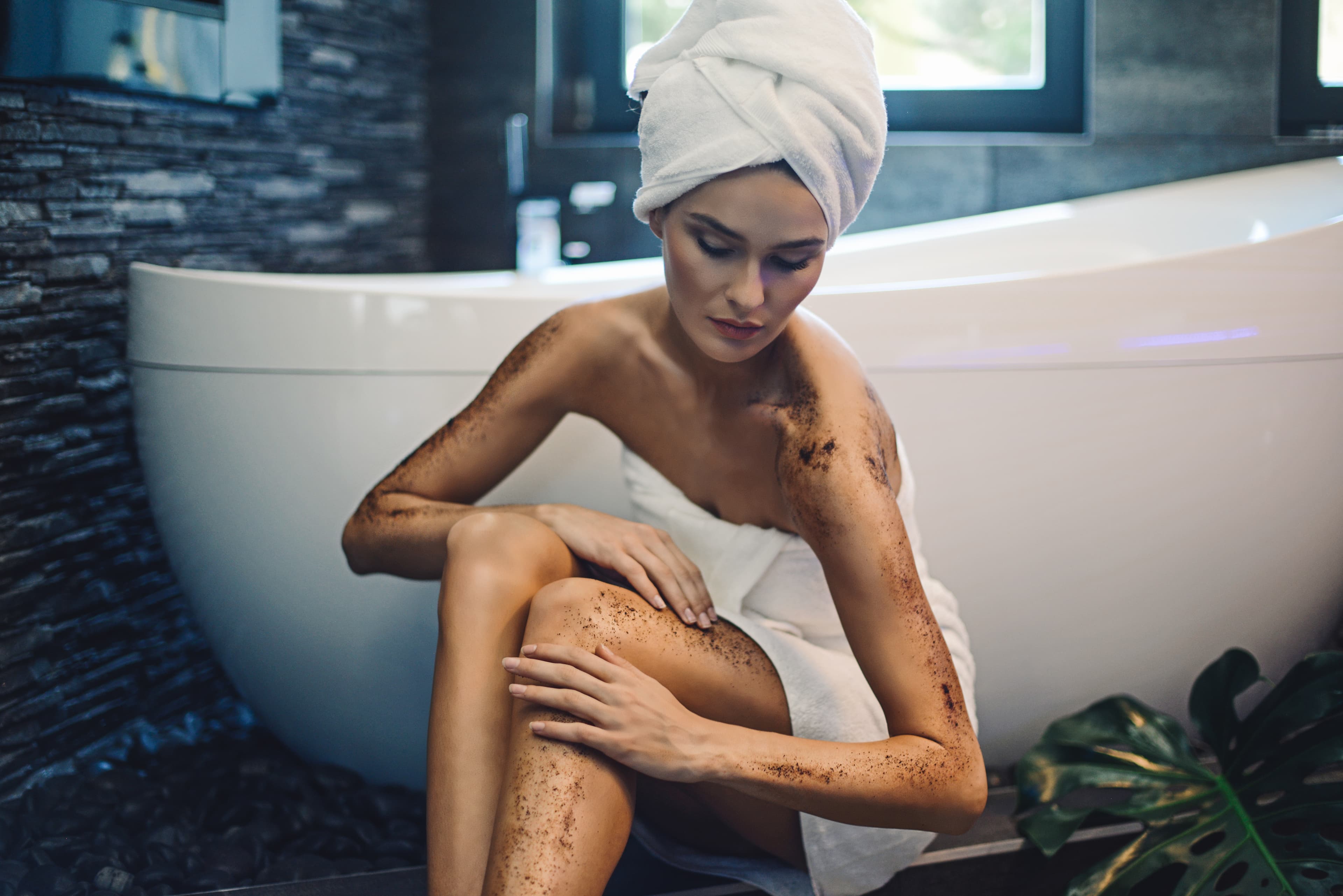 BODYBE Opalovací třpytivé vody s akcelerátorem